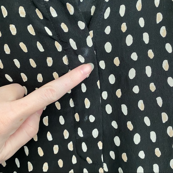 SOLD - Madewell blouse 100% Silk - Picture 4 of 8